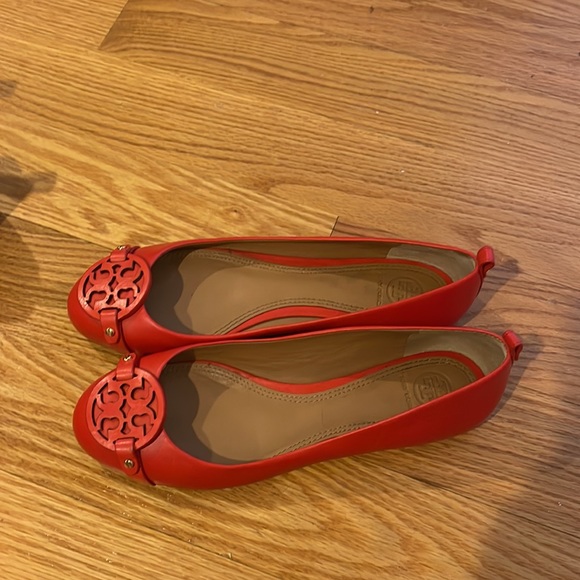 TORY BURCH RED SHOES FLATS 8.5 - Picture 2 of 8